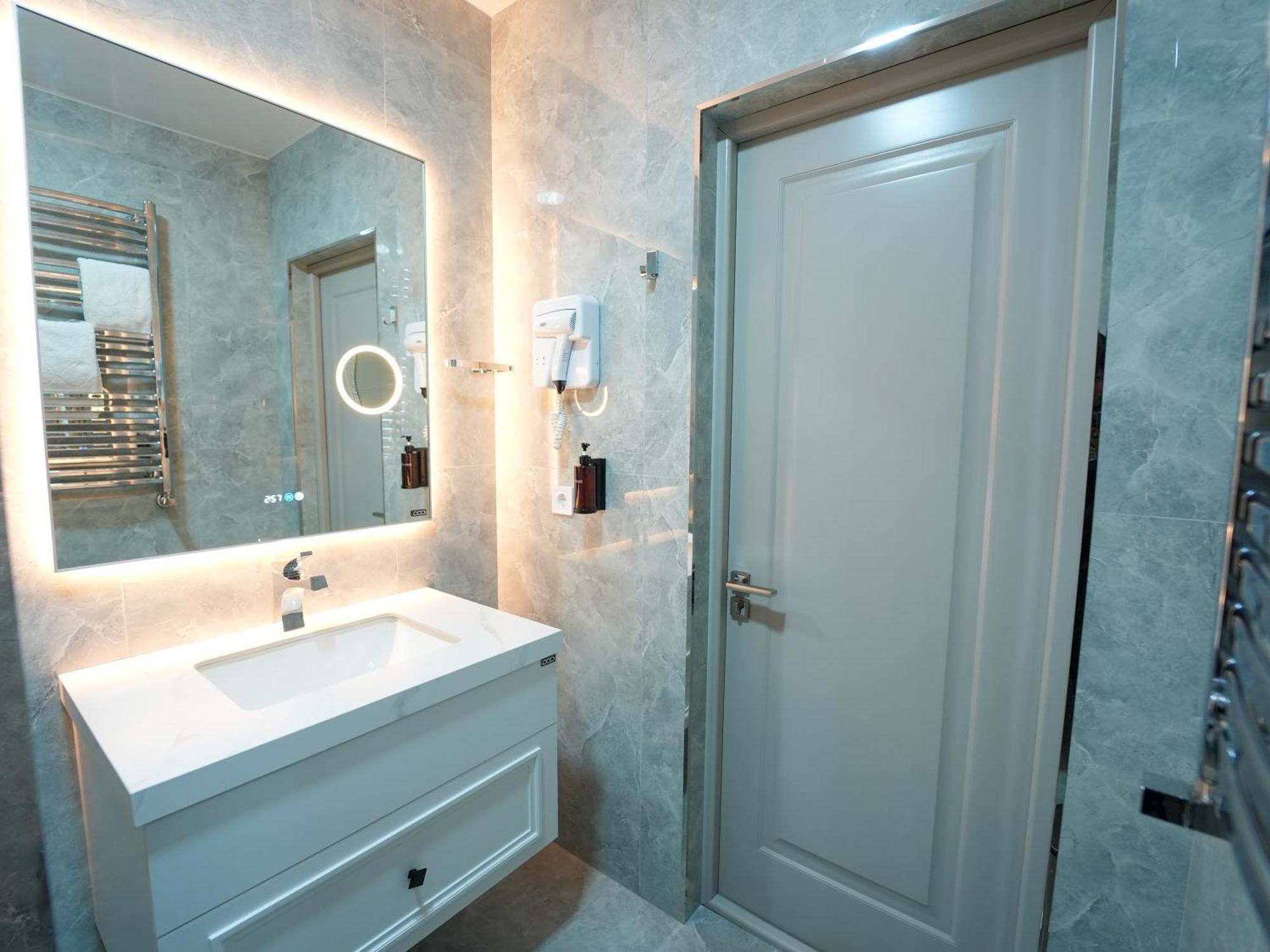 Avant Express Hotel Pool&Spa طشقند المظهر الخارجي الصورة